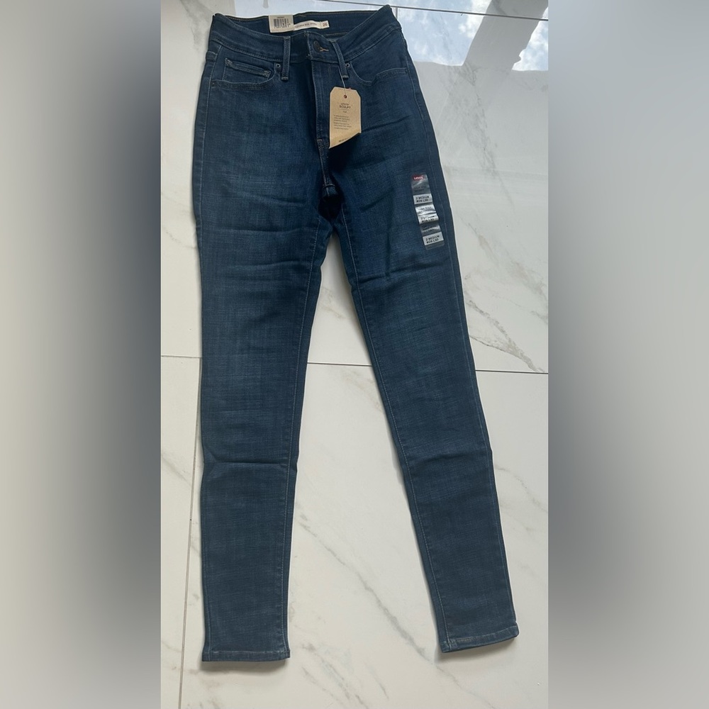 Levi’s 721 High Rise Women’s Skinny Jeans